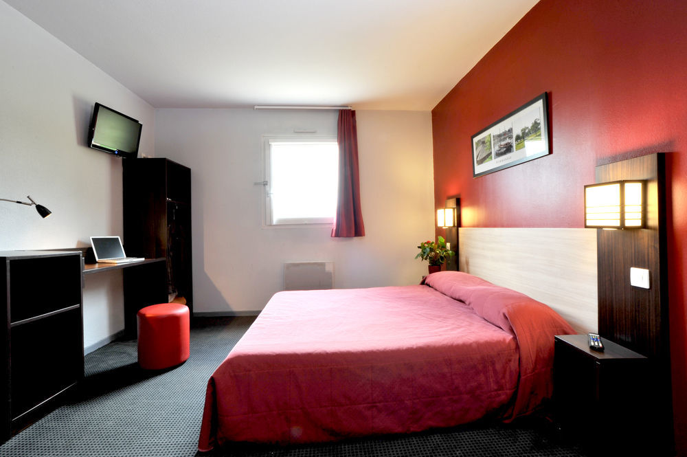 Brit Hotel Saint-Quentin Fayet  Exteriér fotografie